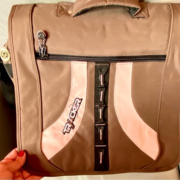 Tracker Brown and Pink Messenger School Work Bag Never Used - Picture 5 of 16